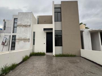 Casa de 3 habitaciones, Colima · Ventas Casa en Fracc San Bernardo 3 Recamaras 3 Baños en Coto Privado 24/7 Cerca Centro de Colimafra