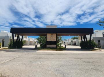Casa · 313m² · 4 Recámaras · 2 Estacionamientos · Casa en Venta en Privada, con Amenidades.