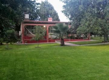 Casa de 2 habitaciones, Encarnación de Díaz · Casa de Campo en La Chona con Areas Verdes Ideal Para Tú Familia