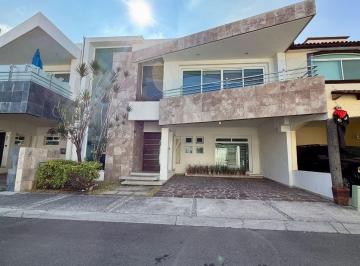 Casa de 3 habitaciones, Querétaro · Casa en Renta en Claustro Santiago Centro Sur Queretaro