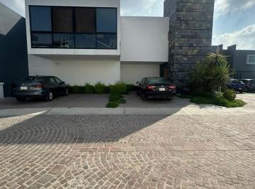 Casa · 480m² · 3 Recámaras · 2 Estacionamientos · Casa en Renta Amueblada o Sin Amueblar Alquerías de Pozos