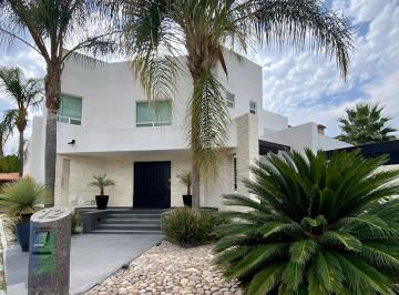 b8cef911e7de1d2fd19eae62df97a36bbfc6242b9a23bf14f137846c1de082a6 · Rinconada Jacarandas Casa en Venta en Privada con Vigilancia.