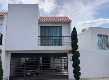 Casa · 172m² · 3 Recámaras · 2 Estacionamientos · Casa en Venta en Alborada Residencial