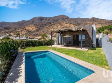 Casa · 207m² · 3 Recámaras · 3 Estacionamientos · Residencia Moderna en Venta con Vista Al Lago de Chapala
