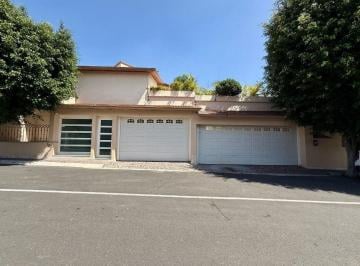 Casa de 4 habitaciones, Querétaro · Casa en Renta con Alberca en Pedregal de Queretaro