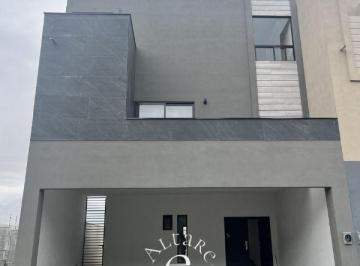 Casa · 300m² · 4 Recámaras · 2 Estacionamientos · Casa en Fracc. Montecinos Residencial