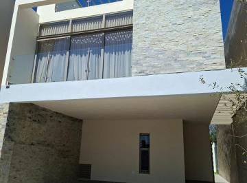 Casa · 220m² · Casa en Huajuquito o Los Cavazos