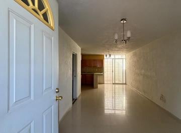 Casa de 2 habitaciones, San Pedro Tlaquepaque · Casa en Renta Cerca de Punto Sur Frente a Parque