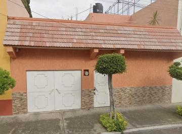 Casa de 3 habitaciones, Iztacalco · Casa en Venta en Agricola Oriental