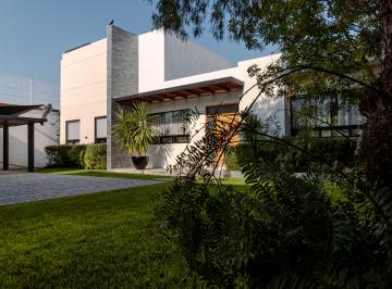 Casa de 5 habitaciones, Tlaxcoapan · Casa en Venta en Tlaxcoapan Hgo – Diseño y Lujo en Cada Detalle