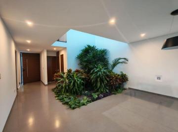 Casa de 4 habitaciones, San Andrés Cholula · Casa en Venta en Parque Jalisco, Lomas de Angelopolis con Recamara en Planta Baja