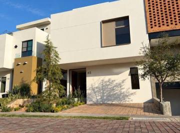 Casa · 230m² · 4 Recámaras · 2 Estacionamientos · Nueva Casa en Venta Bosques Vallarta