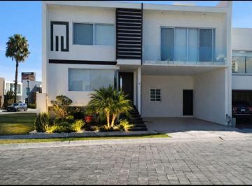 Casa de 4 habitaciones, San Andrés Cholula · Casa en Venta Ubicada en Fraccionamiento Vista Real Norte Frente Al Area Verde