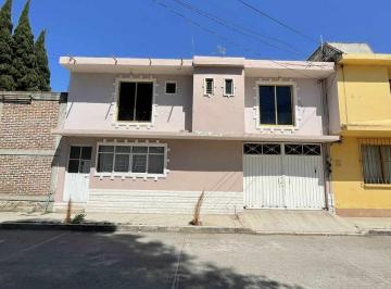 Casa · 5 Recámaras · 4 Estacionamientos · Venta de Casa en Vicente Guerrero, Av del Trabajo