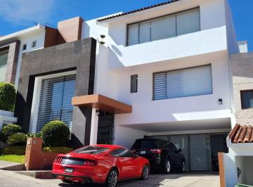 Casa en Venta de 3 habitaciones Bosque Esmeralda · Residencia Bosque de Tzalam