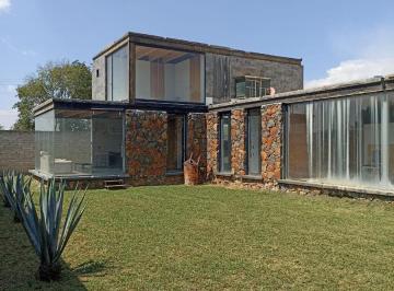 Casa · 211m² · 1 Recámara · 2 Estacionamientos · Oportunidad Única en Tlajomulco | Casa Campestre en Venta