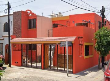 Casa de 3 habitaciones, San Pedro Tlaquepaque · Venta de Casa en Jalisco Col Camichines Tlaquepaque