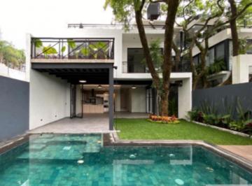 Casa · 260m² · 3 Recámaras · 2 Estacionamientos · Casa - Cerritos