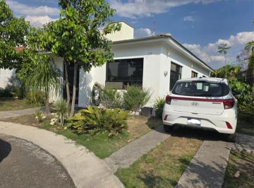 Casa de 3 habitaciones, Corregidora · Casa en Renta en Real del Bosque de Una Planta