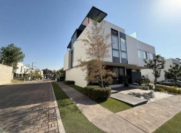 Casa en condominio de 4 habitaciones, Zapopan · Casa en Esquina Sin Vecinos Atrás en Bosques Vallarta
