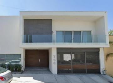 Casa de 5 habitaciones, Guadalupe · Casa en Muralistas Nuevo León en Venta Hipotecaria