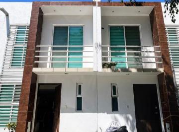Casa · 79m² · 3 Recámaras · 2 Estacionamientos · Venta de Casa en Condominio con Alberca, Lomas de Jiutepec.