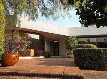 Casa · 500m² · 3 Recámaras · 5 Estacionamientos · Casa de un Solo Nivel en Renta en Jardines del Pedregal