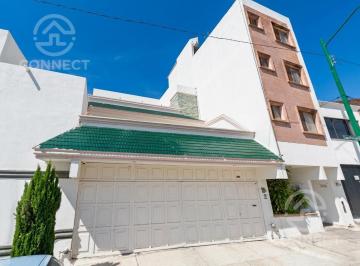 Casa · 1071m² · 5 Recámaras · 2 Estacionamientos · Casa y Edificio de Departamentos en Venta en Cumbres de Arbide, León Gto