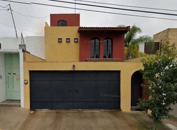 Casa de 3 habitaciones, Morelia · Casa en Venta en Colonia Balcones de Santa María, Morelia, Michoacán
