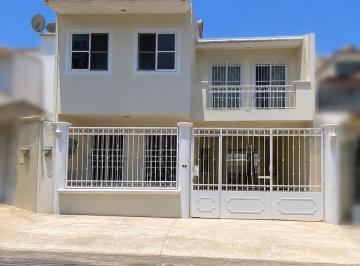 Casa · 218m² · 3 Recámaras · 1 Estacionamiento · Casa Amueblada en Renta Col Atasta Villahermosa