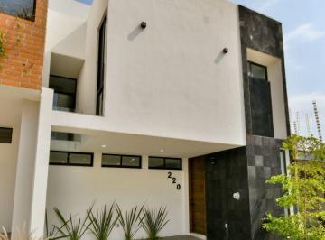 Casa de 4 habitaciones, Zapopan · Casa en Coto Pontevedra en Venta a Estrenar - Capital Norte