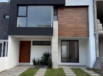 Casa de 4 habitaciones, Pachuca · Casa con 112 m² de Superficie de Terreno y 4 Recámaras en Venta en Fraccionamiento Terranova