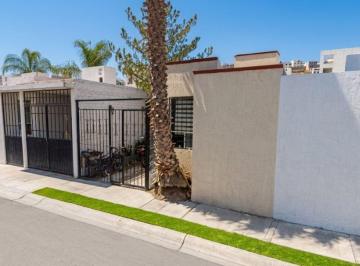 Casa de 2 habitaciones, Corregidora · Casa en Venta en Corregidora, Queretaro