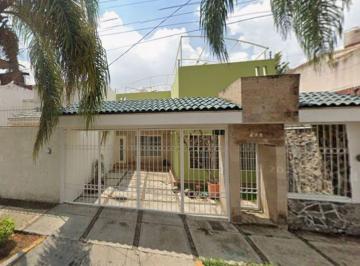 Casa de 3 habitaciones, Guadalajara · Casa en Chapalita con Gran Potencial con Precio Especial | Exclusividad y Plusvalía en Guadalajara