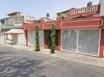 Casa de 3 habitaciones, Nezahualcóyotl · Casa en Venta en Bosques de Aragon, Nezahualcoyotl