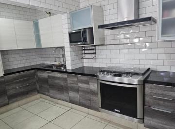 Casa · 4 Recámaras · 2 Estacionamientos · Casa en Las Brisas