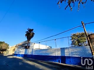 Terreno / Lote · 100m² · 2 Recámaras · Terreno con Oficinas en Renta