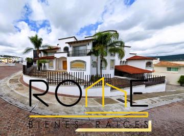 Casa de 5 habitaciones, Querétaro · ¡Casa a La Venta Ubucada en Cumbres del Lago Queretaro, Unica Oportunidad de Remate!