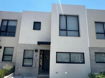 Casa de 3 habitaciones, El Marqués · Casa Nueva en Venta Zona Mirador 3 Recámaras con Vestidor y Estancia Tv