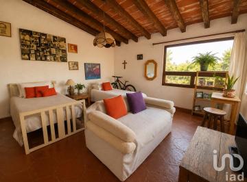 Casa · 365m² · 3 Recámaras · 2 Estacionamientos · Casa en Venta Para Remodelar, Lomas Tetela