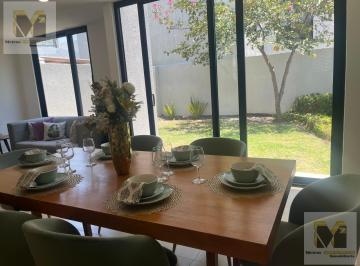 Casa · 215m² · 3 Recámaras · 2 Estacionamientos · Casa en Venta en Sophia Jurica