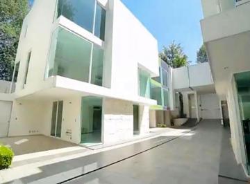 Casa · 105m² · 3 Recámaras · 3 Estacionamientos · Residencia en Coyoacán: Renta