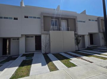 Casa en condominio de 3 habitaciones, El Marqués · Se Renta Hermosa E Imponente Casa Nueva de 3 Pisos