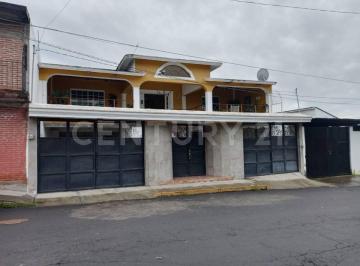 Casa · 502m² · 4 Recámaras · 2 Estacionamientos · Casa en Venta en El Centro Cuauhtémoc, Colima