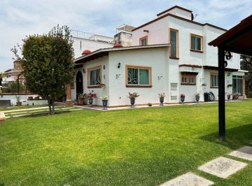 Casa en Venta de 3 habitaciones Fraccionamiento Club de Golf Tequisquiapan · Casa con Precioso Jardín Grande