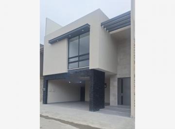 Casa · 200m² · 3 Recámaras · 3 Estacionamientos · Casa en Venta en Laderas Abedul, Monterrey, Nuevo León
