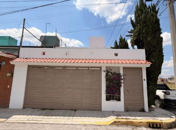 Casa de 3 habitaciones, Metepec · Eg Casa en Renta Cerca del Tren Interurbano en Metepec