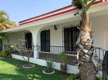Casa de 4 habitaciones, Atlatlahucan · Rente o Adquiera Agradable Casa con Alberca. Se Renta Amueblada. Incluye Mantenimiento de Alberca