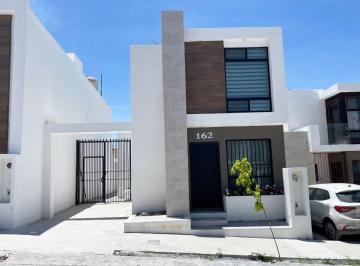 Casa de 3 habitaciones, Saltillo · Casa en Renta en Fracc. Real del Bosque