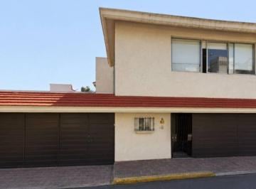 Casa de 7 habitaciones, Naucalpan de Juárez · Casa con 350 m² Superficie de Terreno y 7 Habitaciones en Venta en Lomas Hipódromo